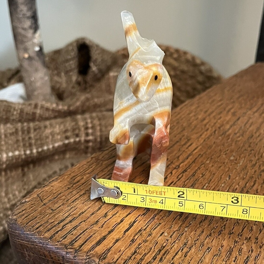 Onyx  Kangaroo Statue - Picture 4 of 5